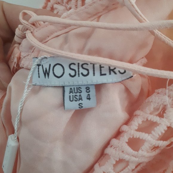 Pink lace lace-up dress - Picture 5 of 5